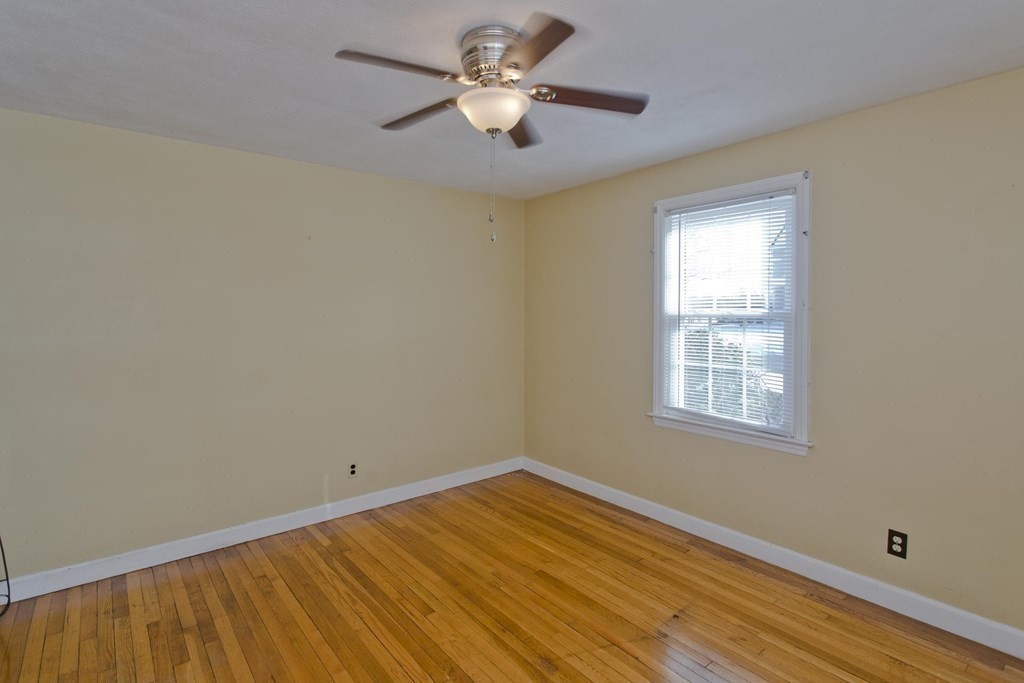 72 Kipling Street Springfield, MA 01118 - Photo 23 of 37