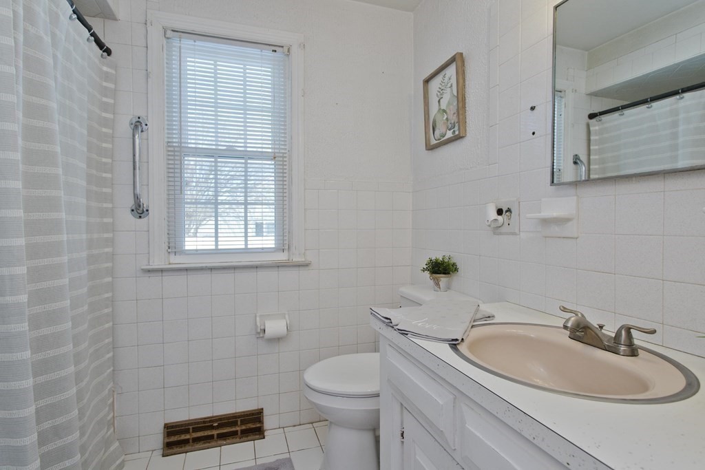72 Kipling Street Springfield, MA 01118 - Photo 24 of 37
