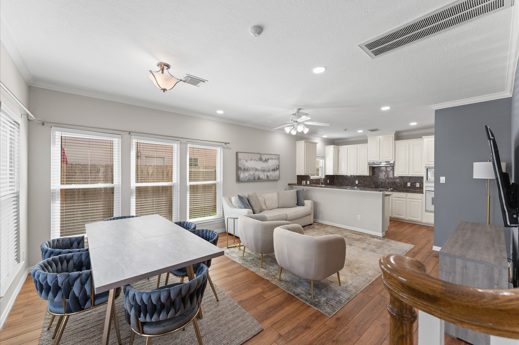 6107 Windwater Pointe Houston, TX 77036 - Photo 6 of 27