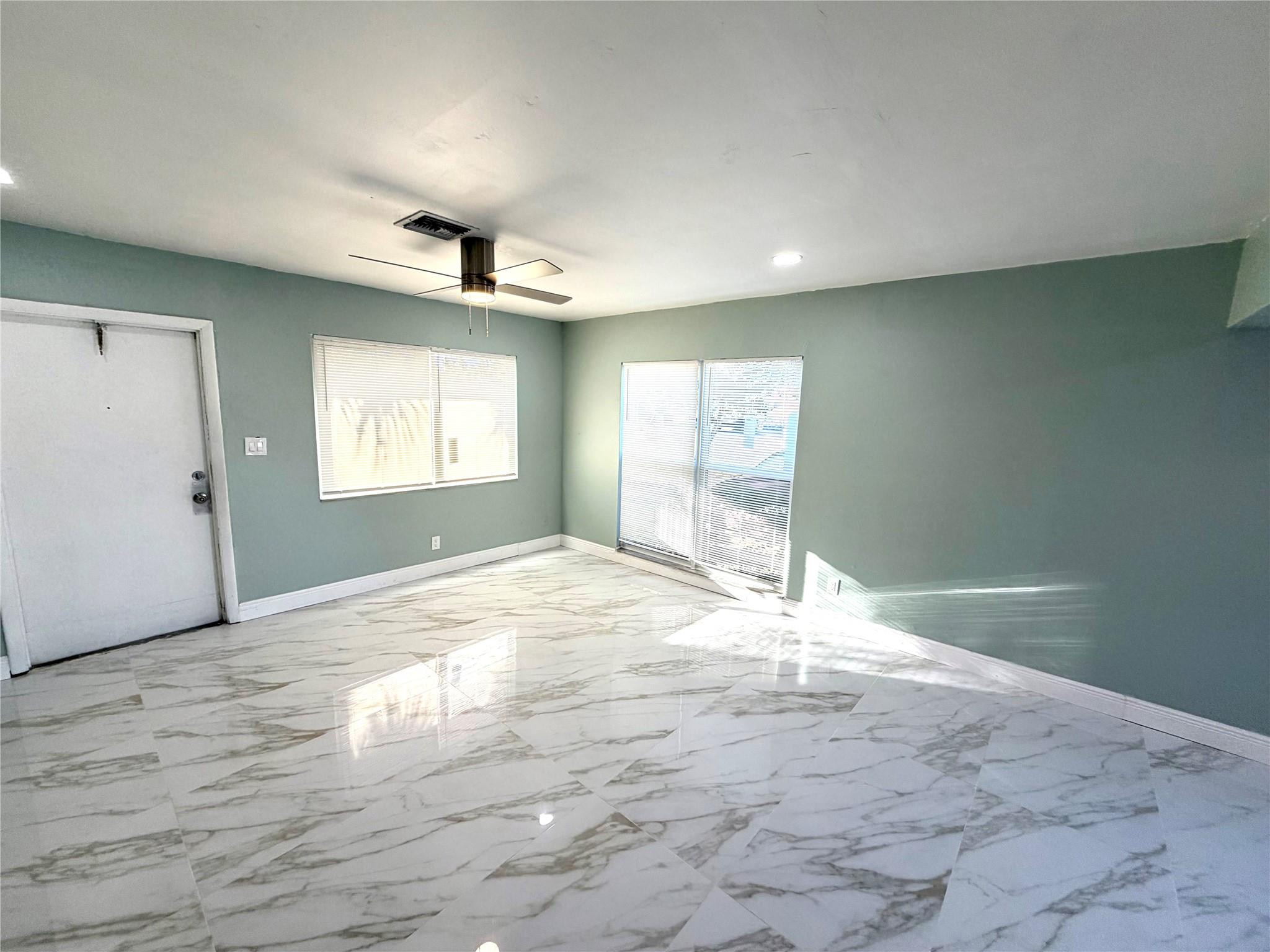 218 Southwest 1st Court Pompano Beach, FL 33060 - Photo 4 of 31 Photo 4