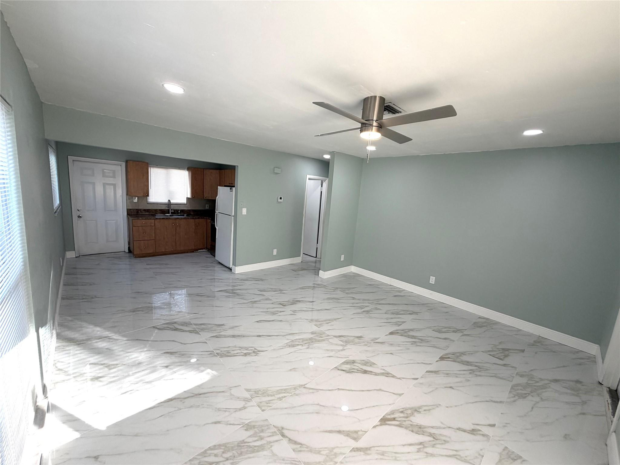 218 Southwest 1st Court Pompano Beach, FL 33060 - Photo 5 of 31 Photo 5