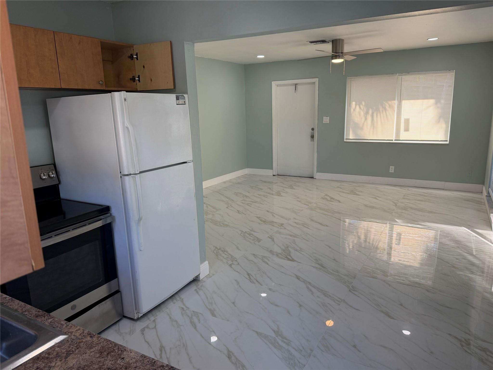 218 Southwest 1st Court Pompano Beach, FL 33060 - Photo 6 of 31 Photo 6