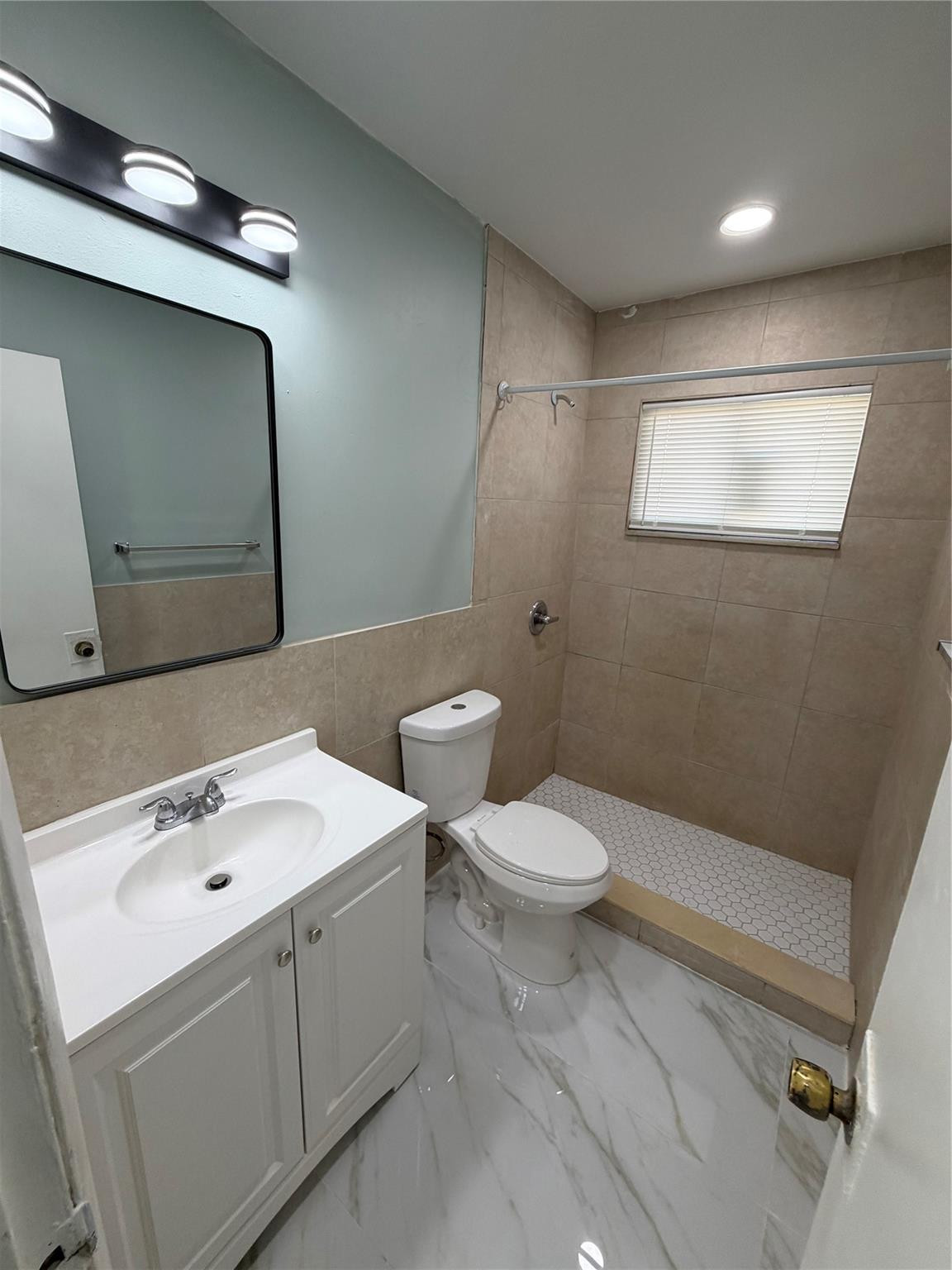 218 Southwest 1st Court Pompano Beach, FL 33060 - Photo 7 of 31 Photo 7