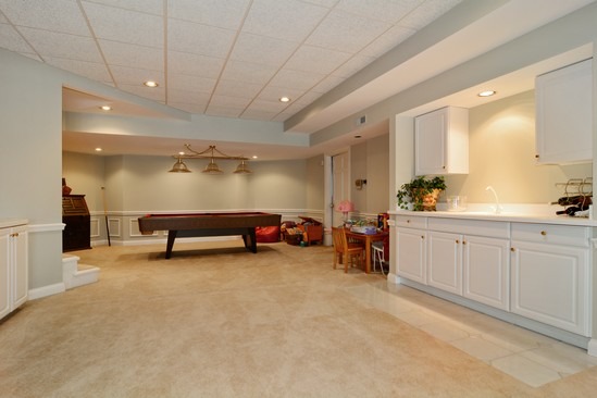 26 Hidden Brook Drive North Barrington, IL 60010 - Photo 17 of 22 a view of a room with furniture and window