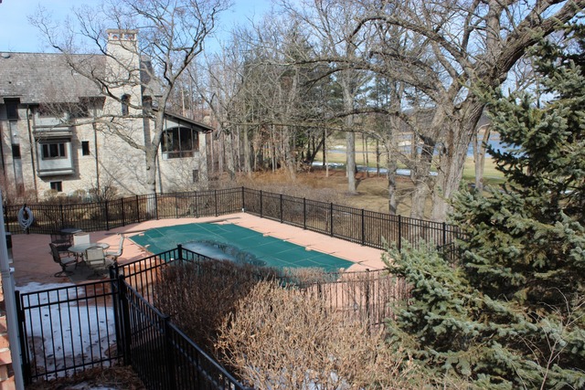 26 Hidden Brook Drive North Barrington, IL 60010 - Photo 19 of 22 a view of a house with backyard and sitting area