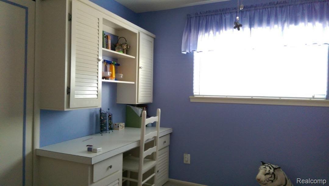 29294 Merrick Warren, MI 48092 - Photo 10 of 20 f7cf91b2-5017-4299-a01f-b66698606dfd.jpg