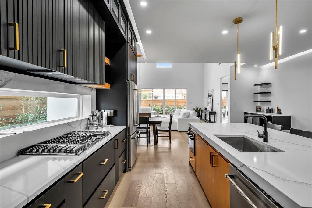 4721 Linnet Lane Dallas, TX 75209 - Photo 4 of 40 a kitchen with lots of counter top space
