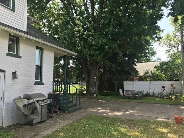 18931 Common Road Roseville, MI 48066 - Photo 21 of 24 IMG_5131.jpg