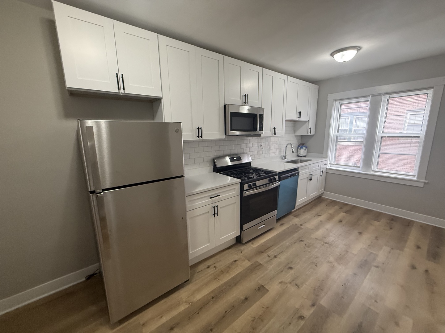 106 Lincoln Avenue, Unit 2W Riverside, IL 60546 - Photo 9 of 12