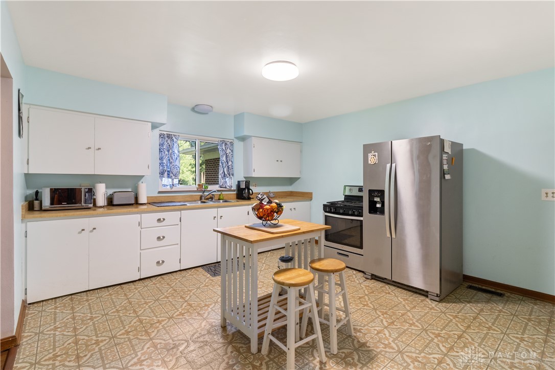 6078 Dayton Springfield Road Springfield, OH 45502 - Photo 8 of 28 Gallery Image 8