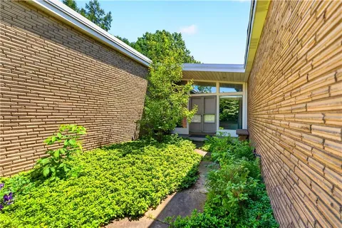 $259,900 | 2219 Mitchell Drive, Irwin, PA 15642