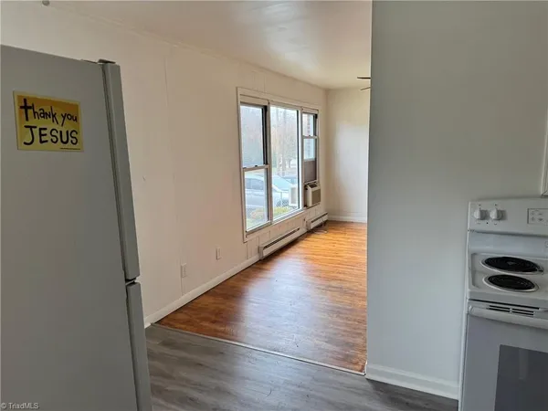 $1,300 | 931 Moravia Street, Winston-Salem, NC 27107