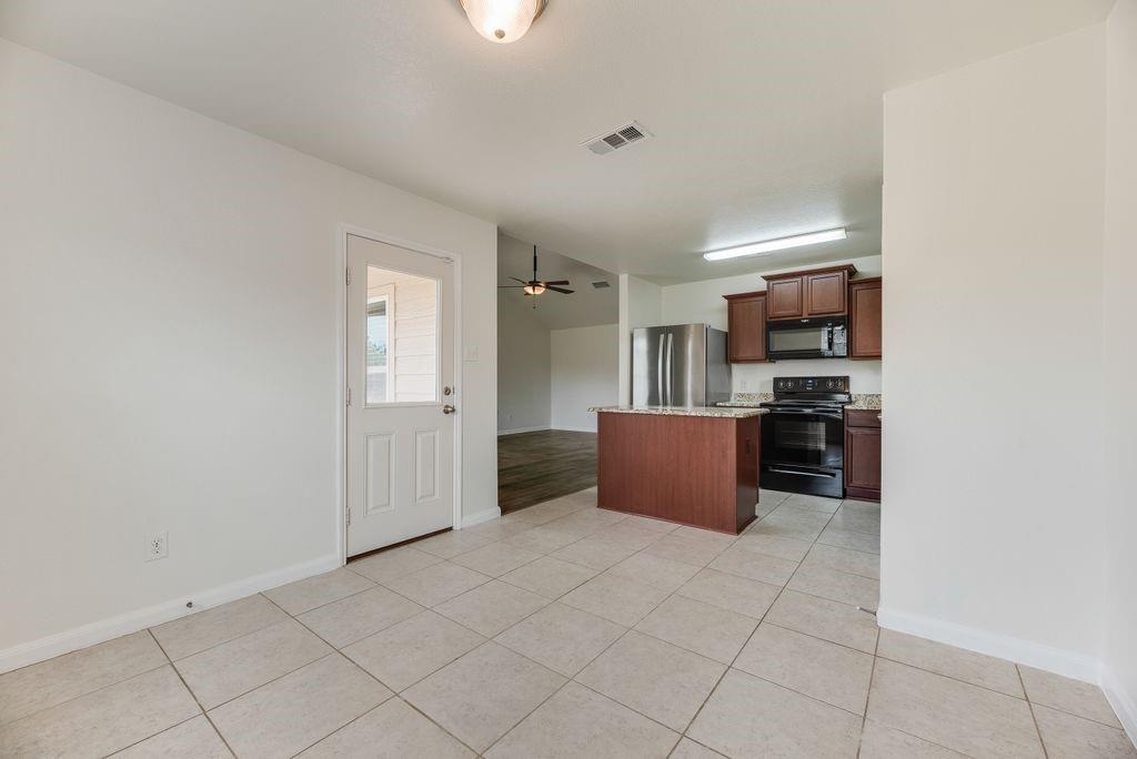 1911 Pilot Point Way Princeton, TX 75407 - Photo 8 of 23