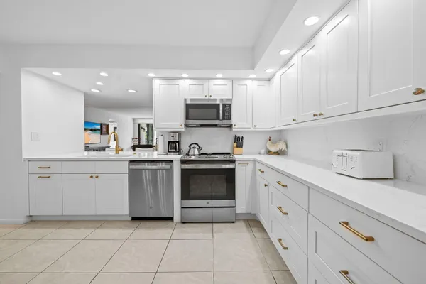 $5,250 | 3420 South Ocean Boulevard, Unit 3P, Highland Beach, FL 33487
