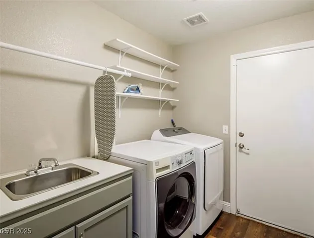 $3,800 | 7469 Thornsby Court, Las Vegas, NV 89120