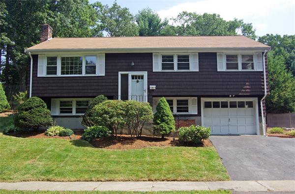16 Hampshire Road Reading, MA 01867 - Photo 1 of 23 Gallery Image 1