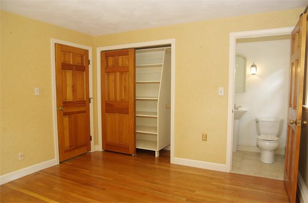 16 Hampshire Road Reading, MA 01867 - Photo 12 of 23 Gallery Image 12