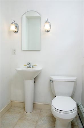 16 Hampshire Road Reading, MA 01867 - Photo 13 of 23 Gallery Image 13
