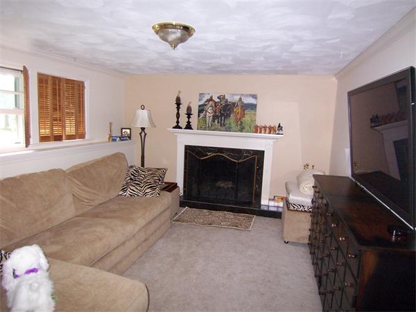 16 Hampshire Road Reading, MA 01867 - Photo 14 of 23 Gallery Image 14