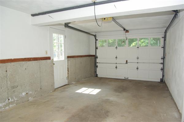 16 Hampshire Road Reading, MA 01867 - Photo 21 of 23 Gallery Image 21