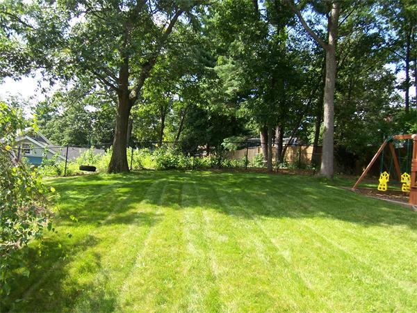 16 Hampshire Road Reading, MA 01867 - Photo 22 of 23 Gallery Image 22