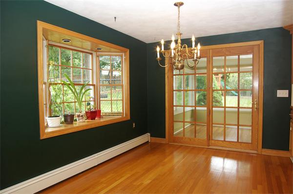 16 Hampshire Road Reading, MA 01867 - Photo 5 of 23 Gallery Image 5