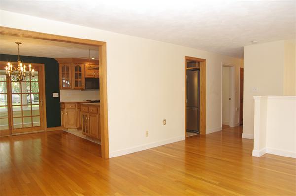16 Hampshire Road Reading, MA 01867 - Photo 6 of 23 Gallery Image 6