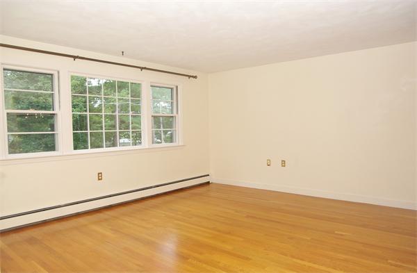 16 Hampshire Road Reading, MA 01867 - Photo 8 of 23 Gallery Image 8