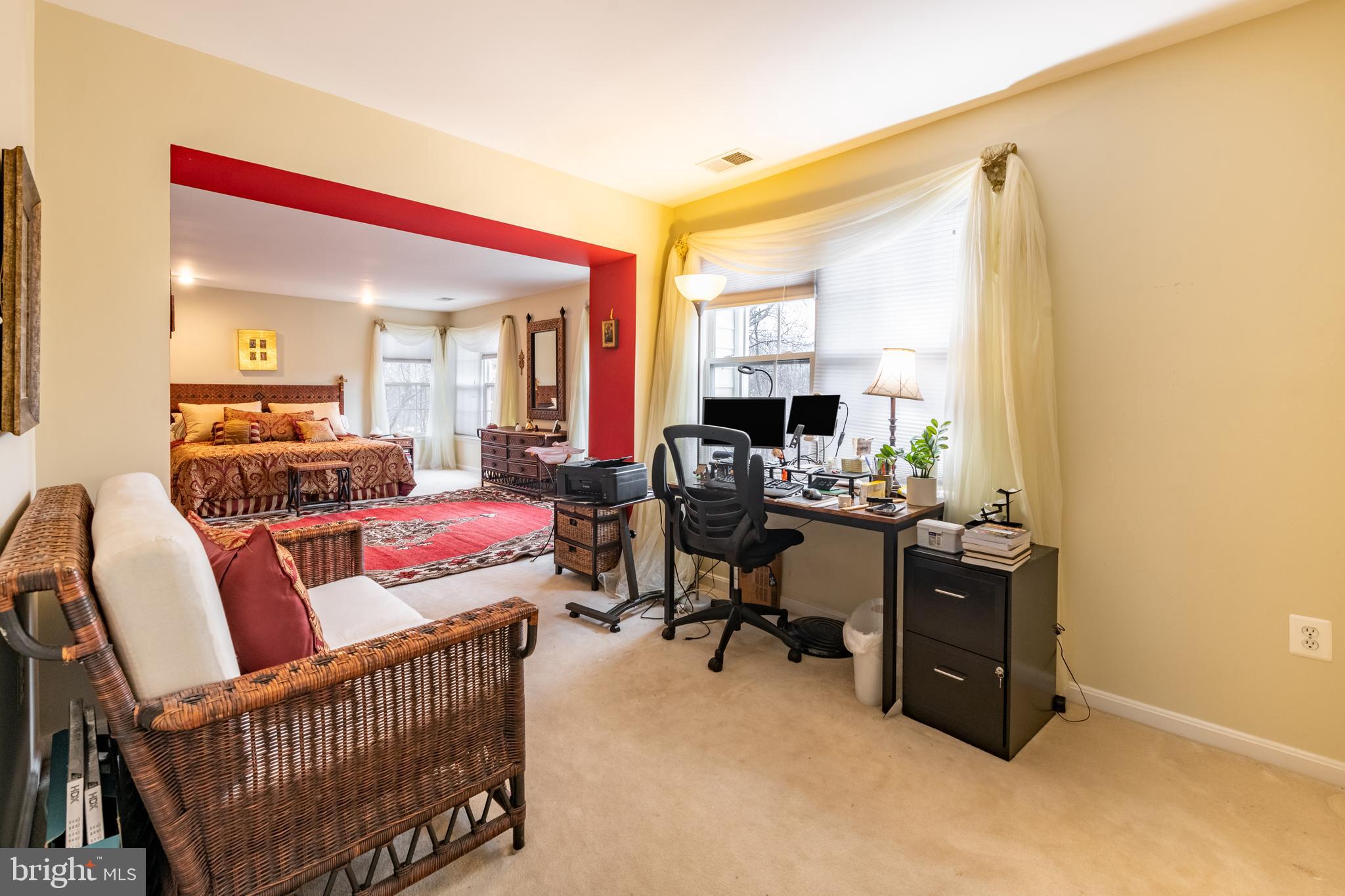 11 Manor Spring Court Silver Spring, MD 20906 - Photo 24 of 45 a living room with furniture