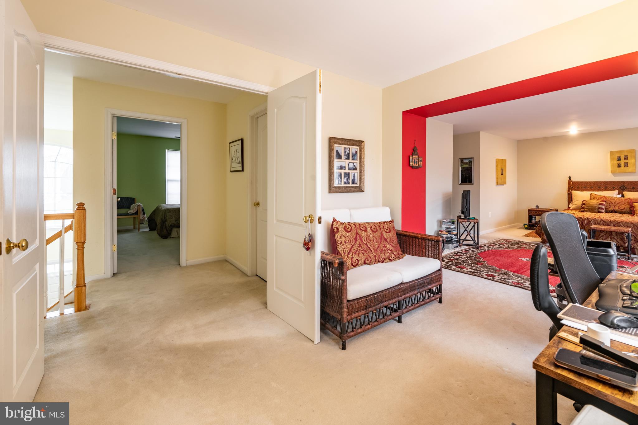 11 Manor Spring Court Silver Spring, MD 20906 - Photo 25 of 45 a living room with furniture