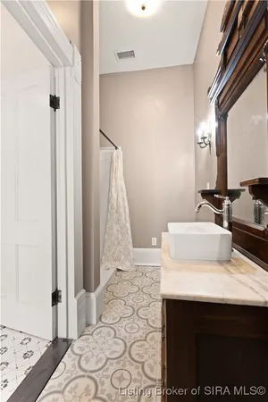 $244,500 | 427 East Chestnut Street, Corydon, IN 47112