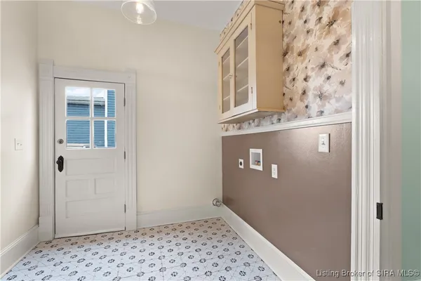 $244,500 | 427 East Chestnut Street, Corydon, IN 47112