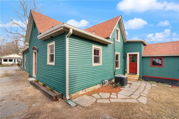 $244,500 | 427 East Chestnut Street, Corydon, IN 47112