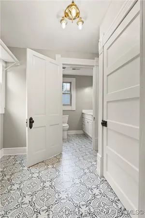 $244,500 | 427 East Chestnut Street, Corydon, IN 47112