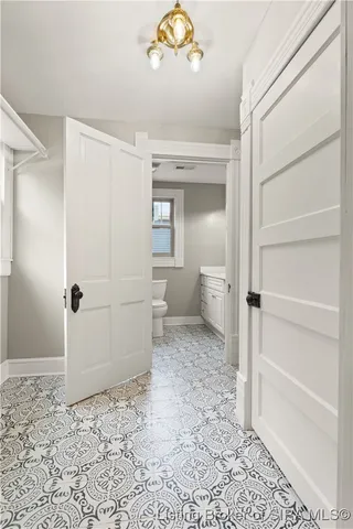 $254,900 | 427 East Chestnut Street, Corydon, IN 47112