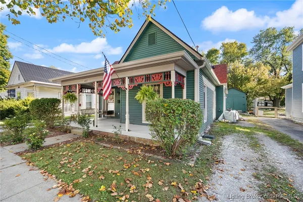 $244,500 | 427 East Chestnut Street, Corydon, IN 47112