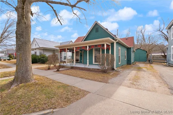 $244,500 | 427 East Chestnut Street, Corydon, IN 47112