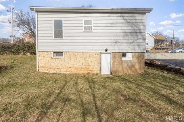 $140,000 | 507 McKissock Street, De Soto, MO 63020