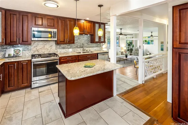 $1,595,000 | 834 Oneawa Street, Kailua, HI 96734
