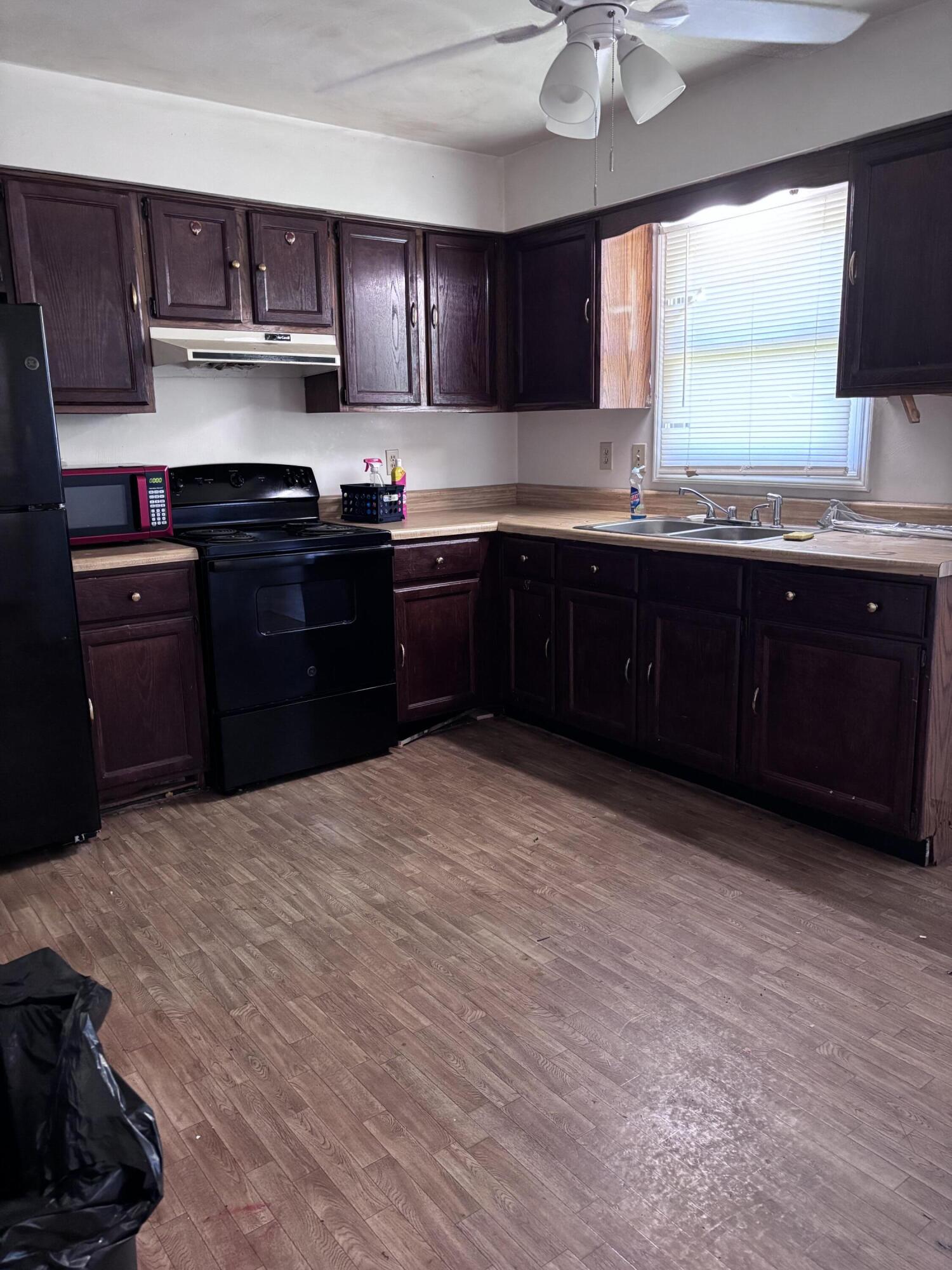 226 Rutherford Court Northwest Roanoke, VA 24016 - Photo 5 of 12 IMG_6951