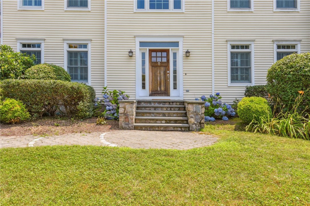 17 Hubbard Street Westerly, RI 02891 - Photo 5 of 37 Gallery Image 5
