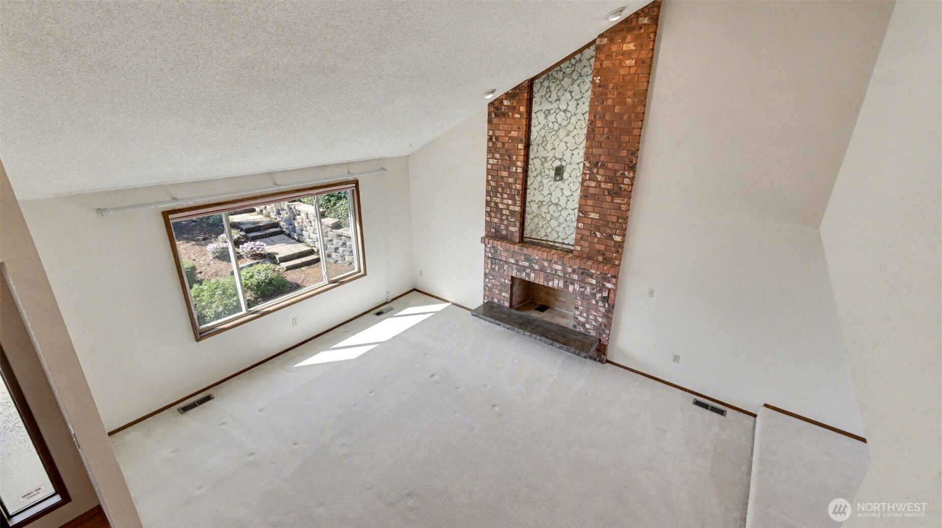 8208 South 124th Street Seattle, WA 98178 - Photo 8 of 39