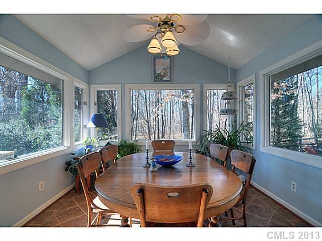 10123 Saw Mill Road Charlotte, NC 28278 - Photo 5 of 16 Gallery Image 5