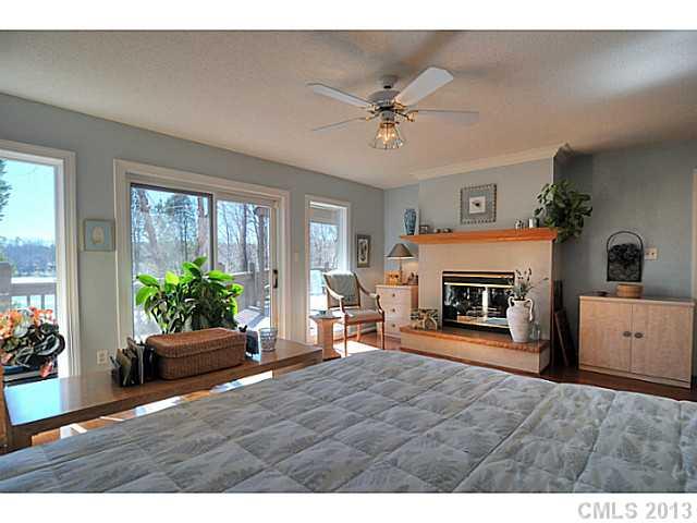 10123 Saw Mill Road Charlotte, NC 28278 - Photo 9 of 16 Gallery Image 9