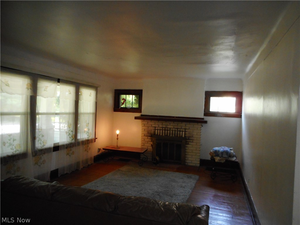 949 Som Center Road Cleveland, OH 44143 - Photo 4 of 12 Gallery Image 4