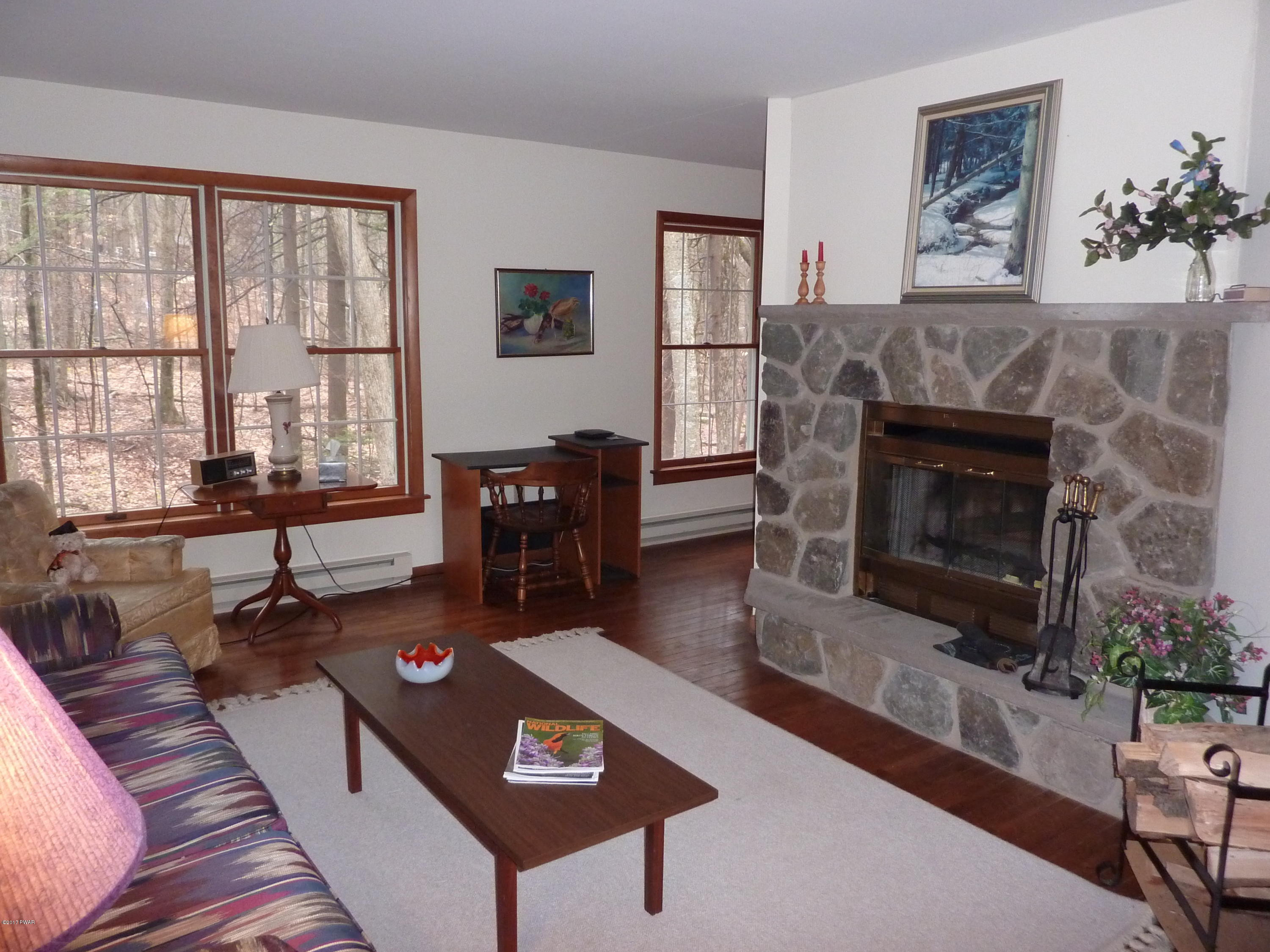 106 Cold Spring Lane Greentown, PA 18426 - Photo 3 of 44
