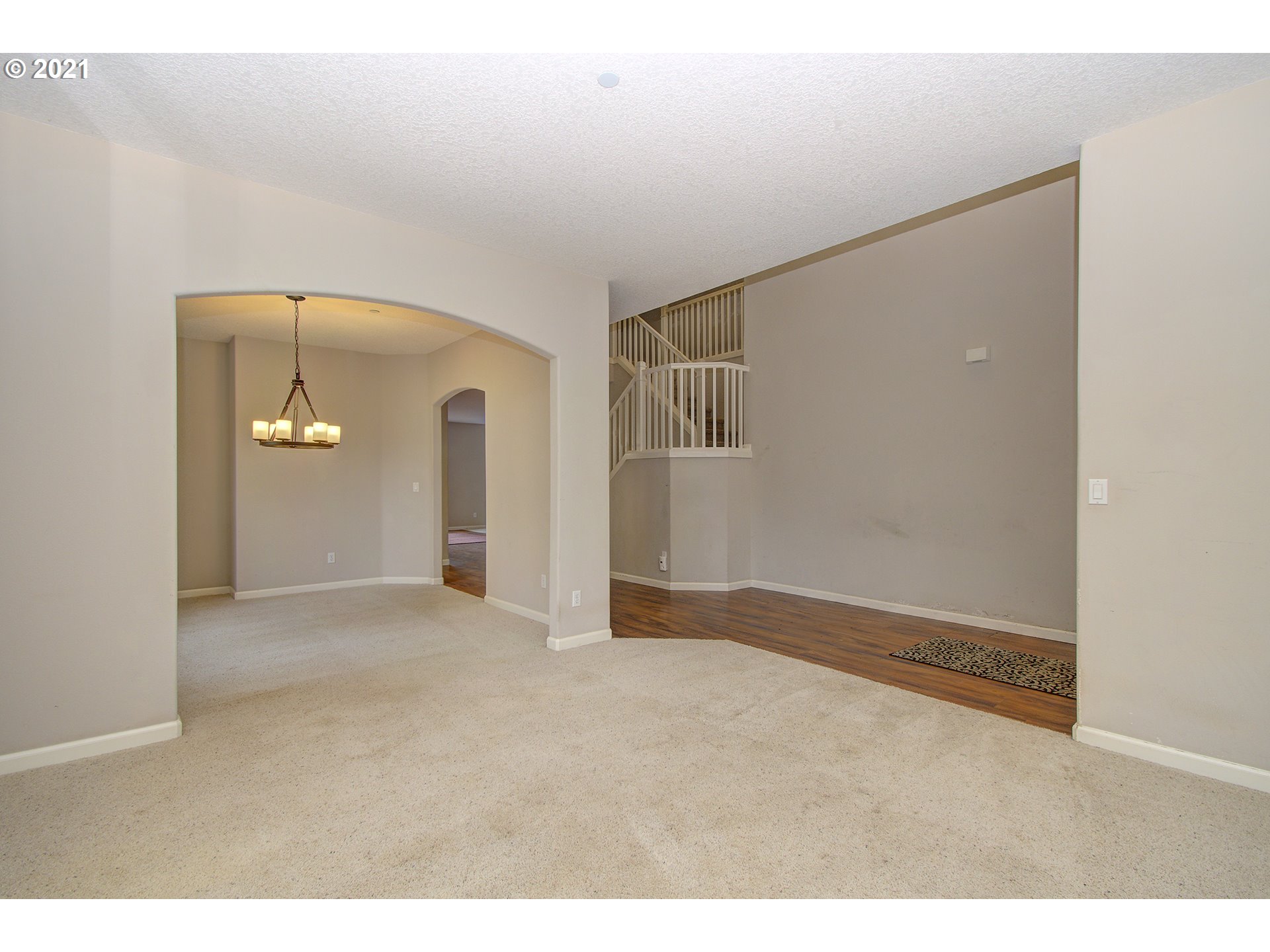 6909 Northeast Lessard Road Camas, WA 98607 - Photo 8 of 30 an empty room with windows