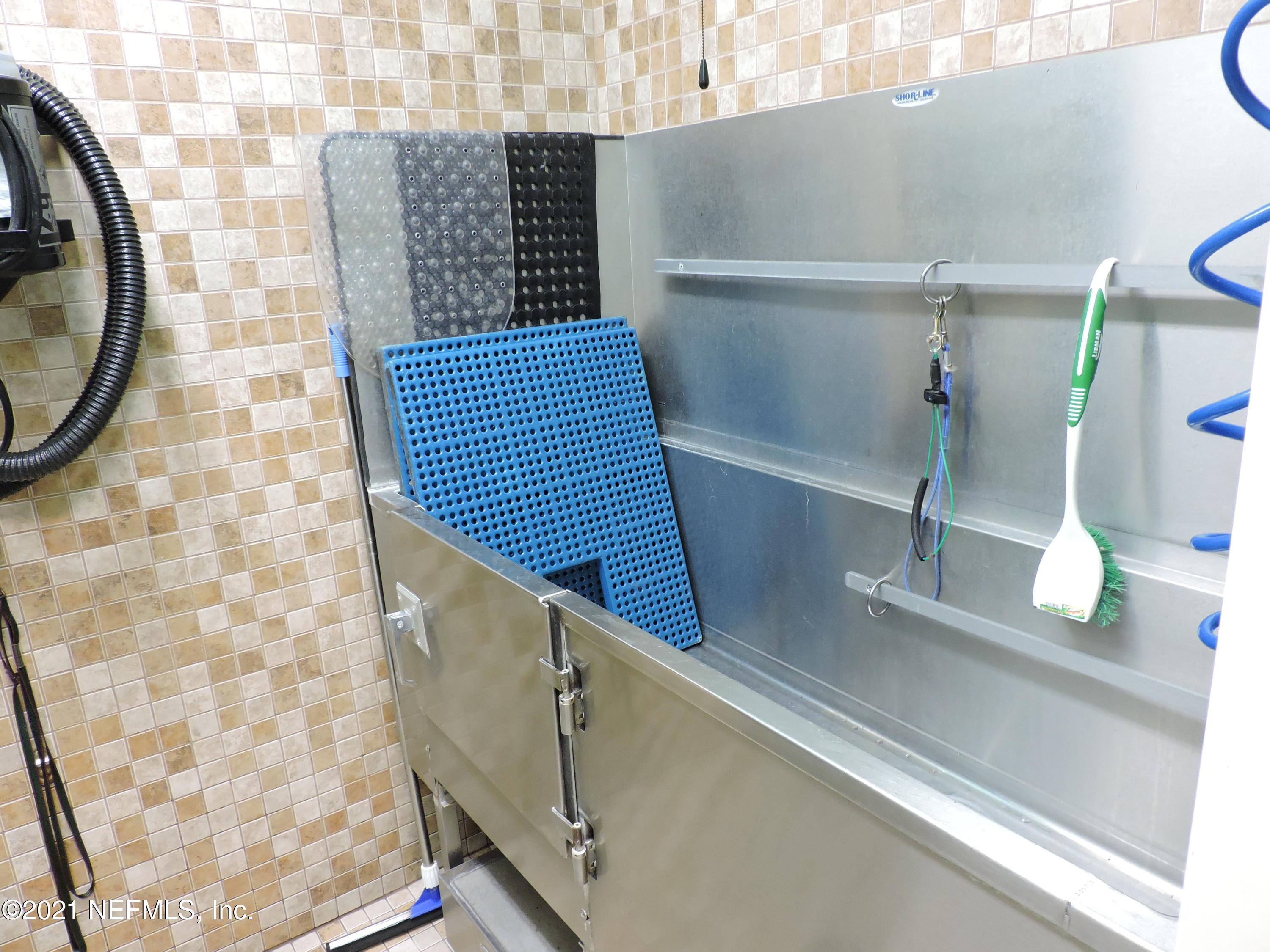 3629 Pacetti Road St. Augustine, FL 32092 - Photo 19 of 70 Fur Baby Tub
