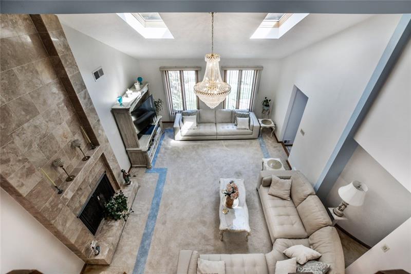 392 Richard Road Wexford, PA 15090 - Photo 2 of 25 Gallery Image 2