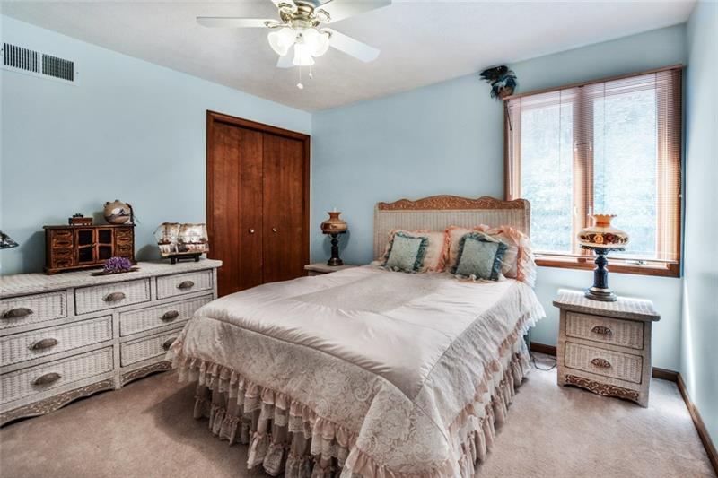 392 Richard Road Wexford, PA 15090 - Photo 15 of 25 Gallery Image 15